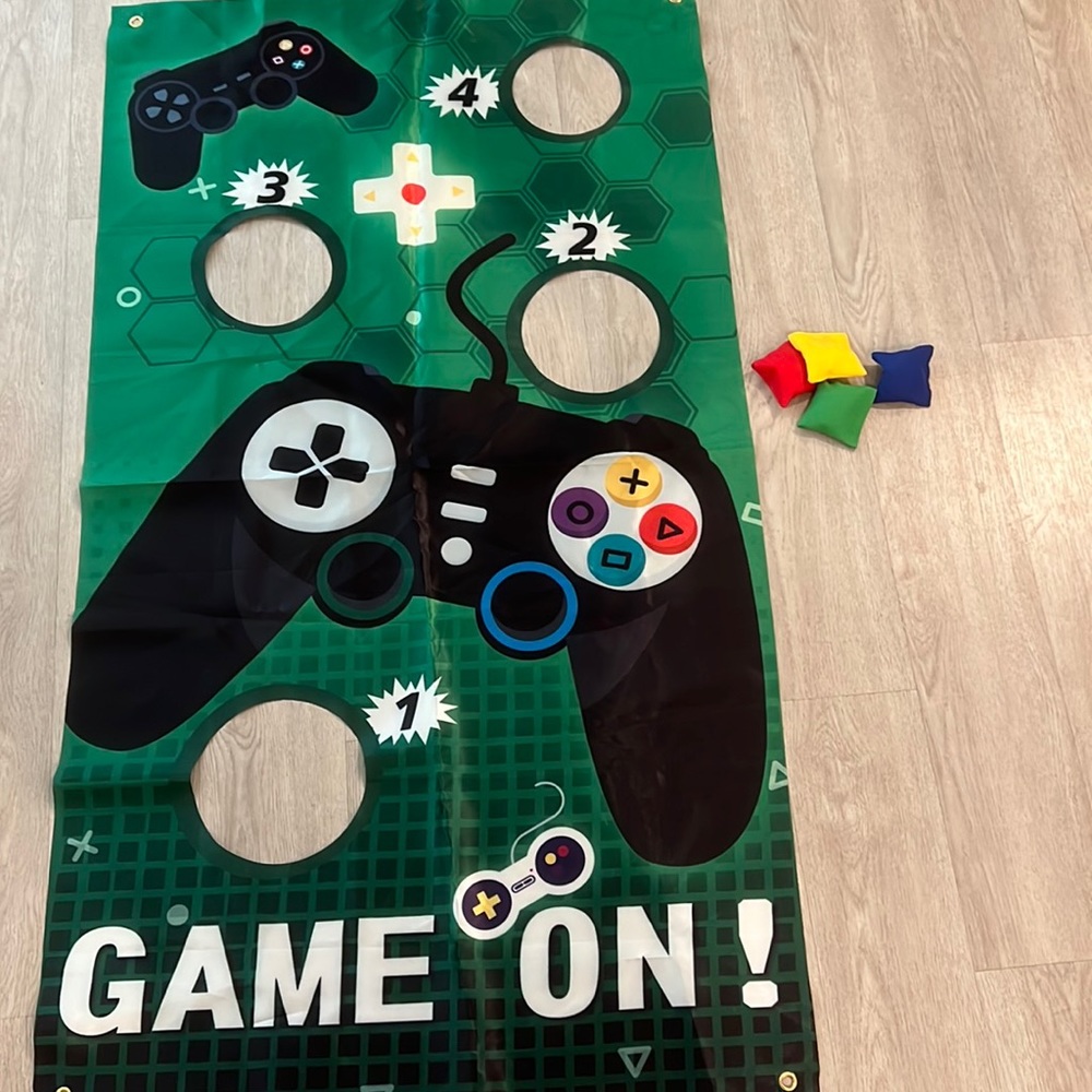 Gaming bean bag toss